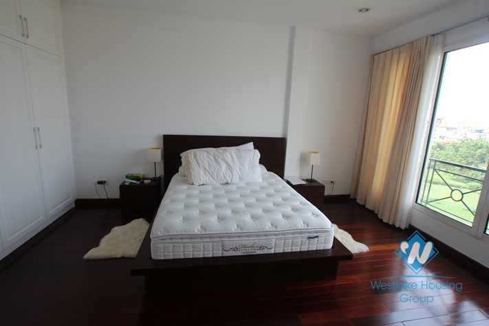 Three-bedroom apartment on the lake for rent in Westlake area
